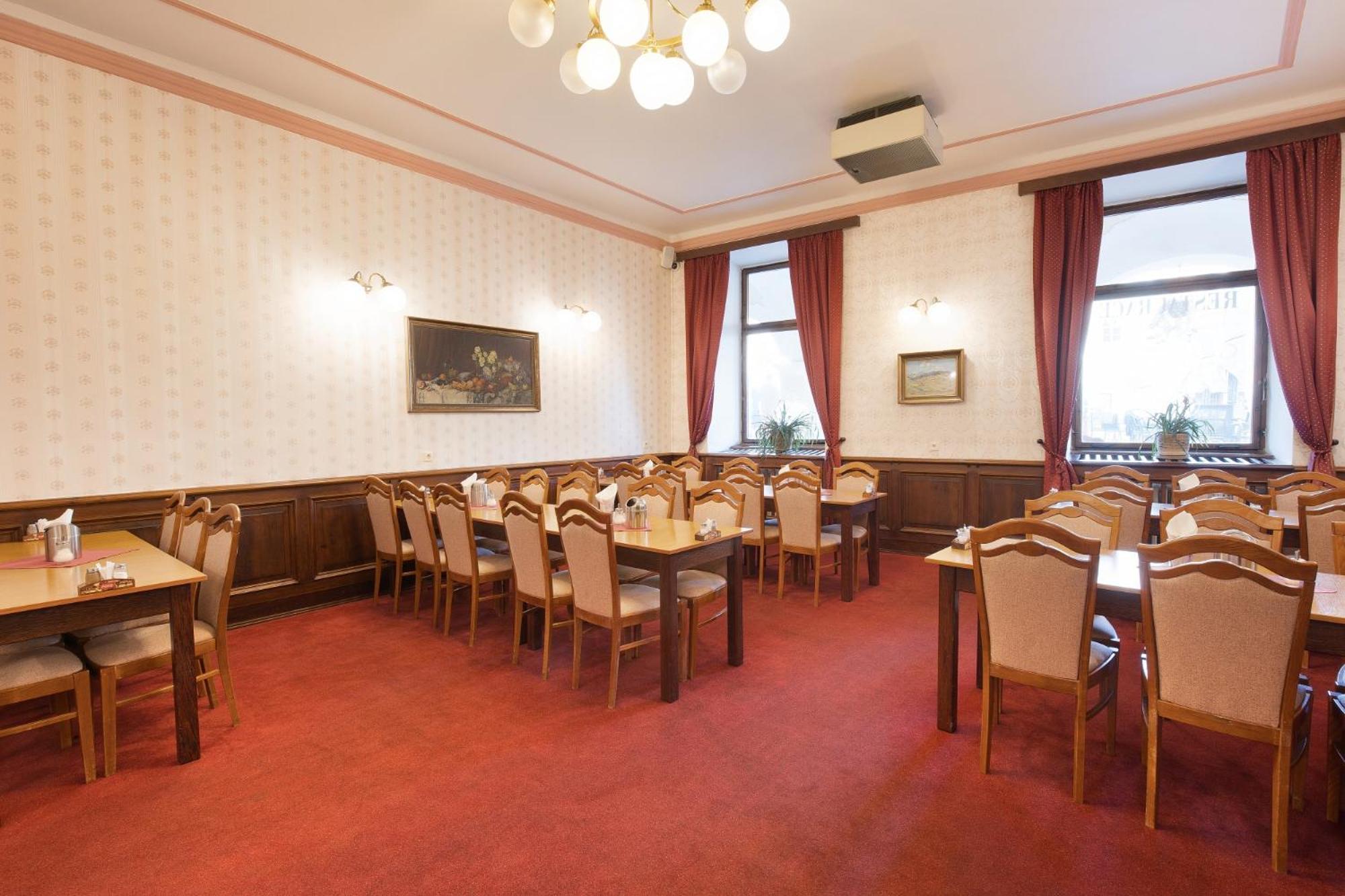 טלץ' Hotel U Cerneho Orla מראה חיצוני תמונה