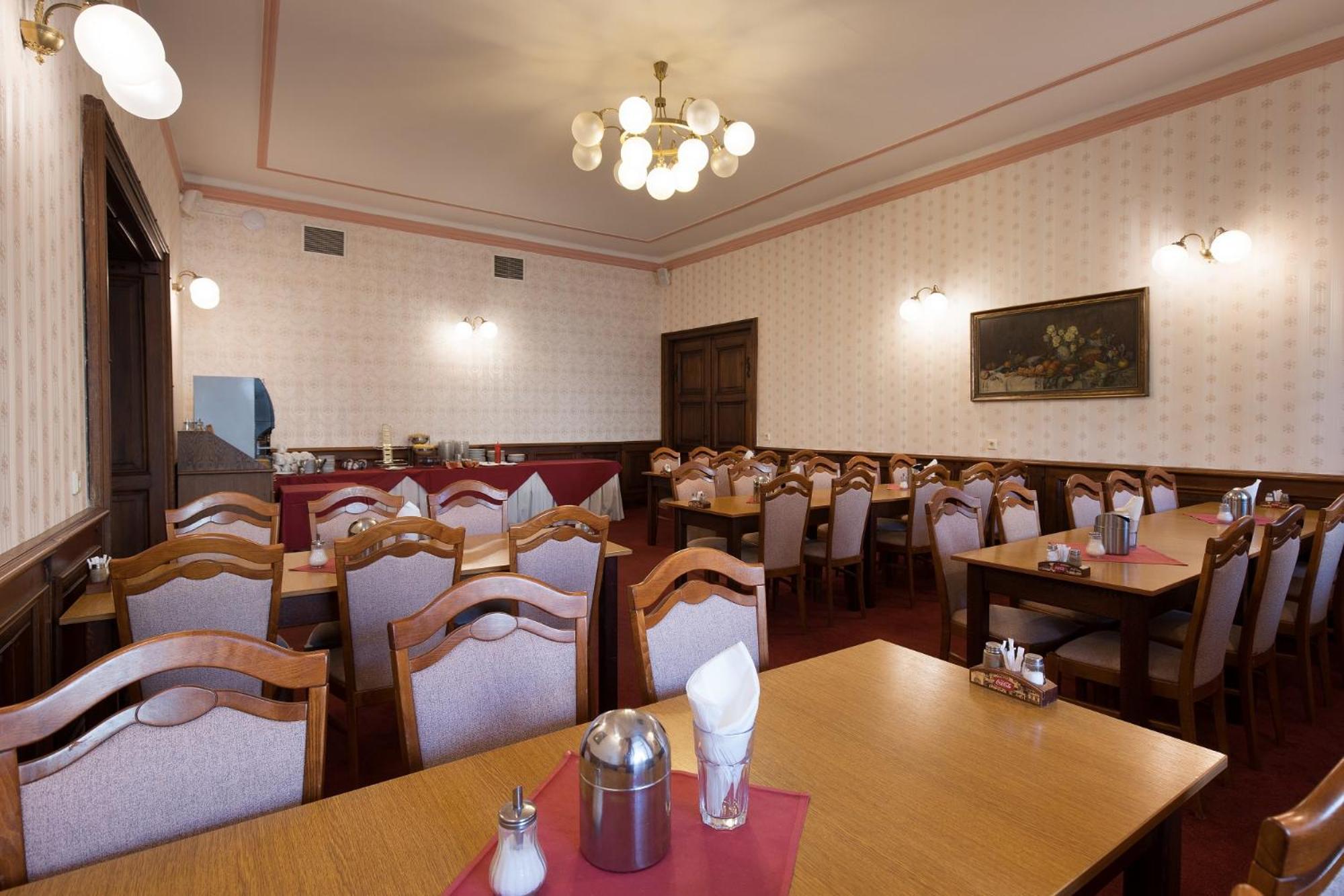 טלץ' Hotel U Cerneho Orla מראה חיצוני תמונה