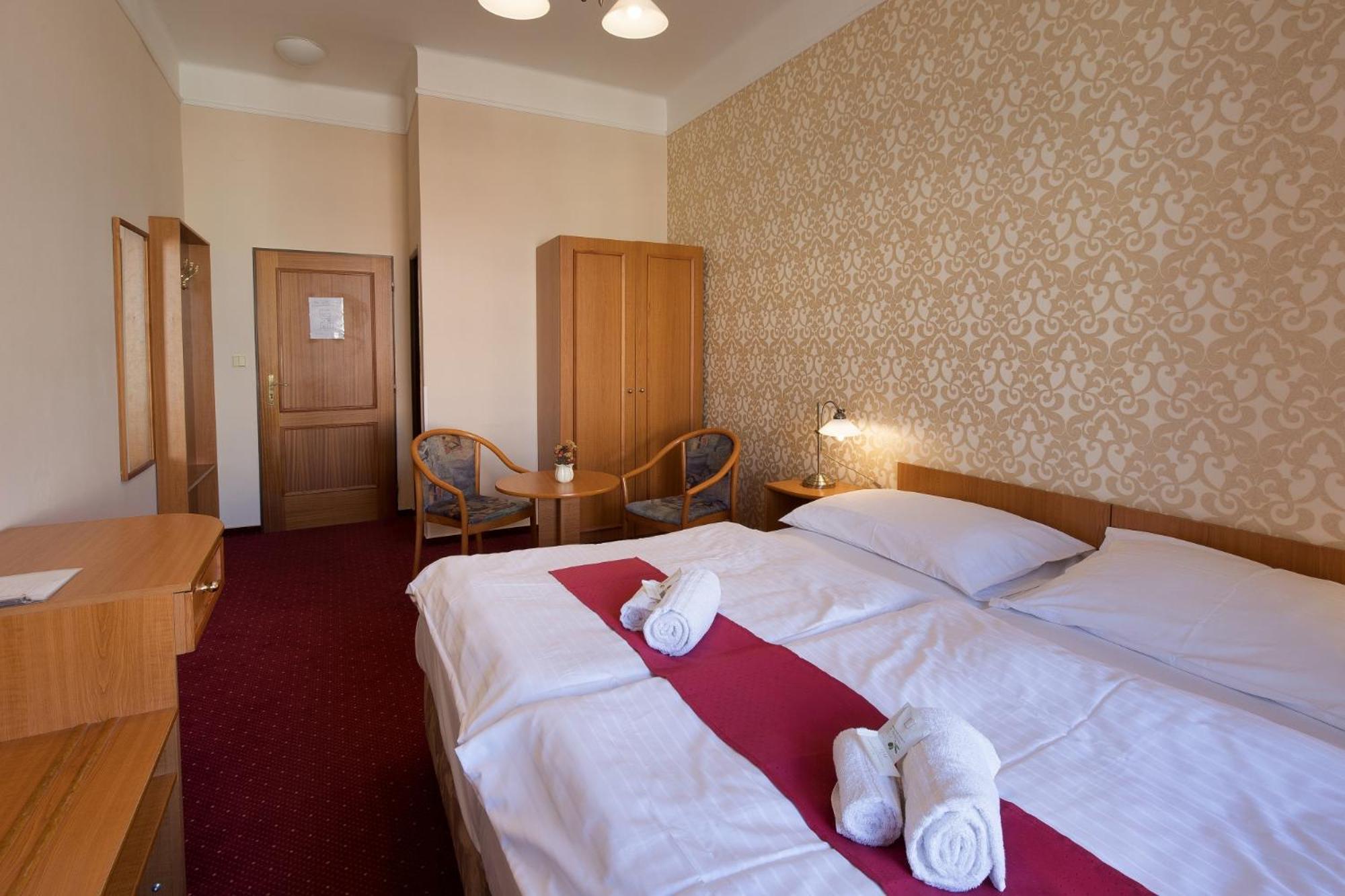 טלץ' Hotel U Cerneho Orla מראה חיצוני תמונה