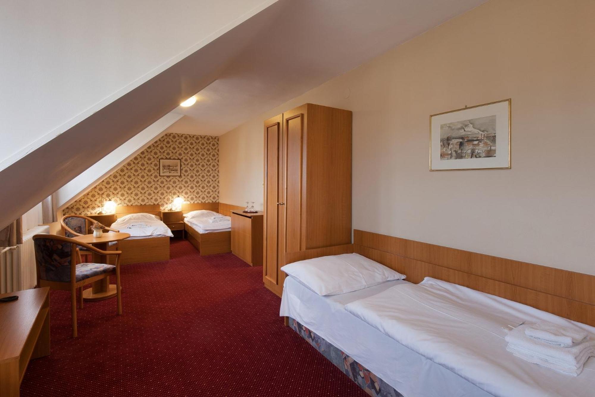 טלץ' Hotel U Cerneho Orla מראה חיצוני תמונה