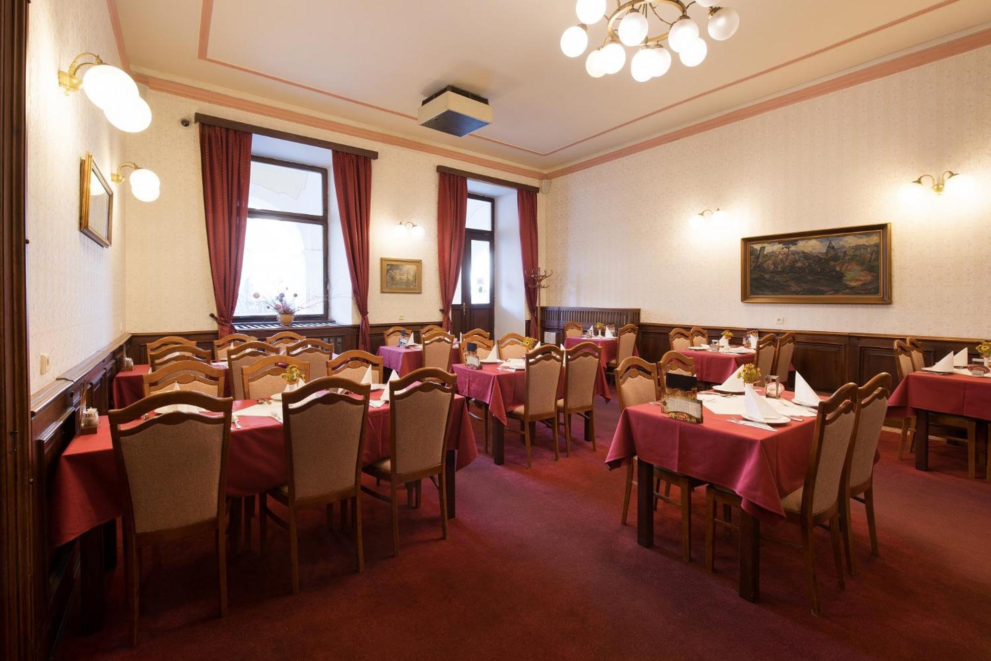 טלץ' Hotel U Cerneho Orla מראה חיצוני תמונה