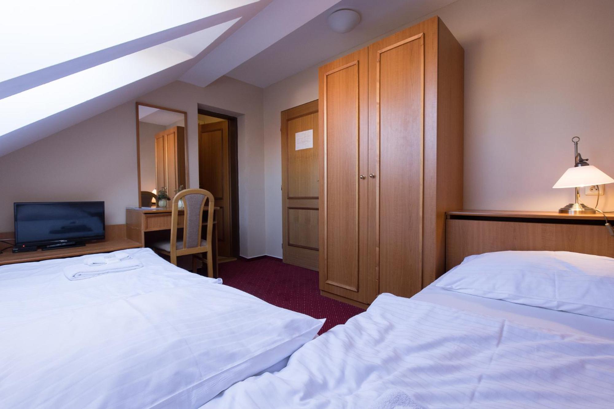 טלץ' Hotel U Cerneho Orla מראה חיצוני תמונה