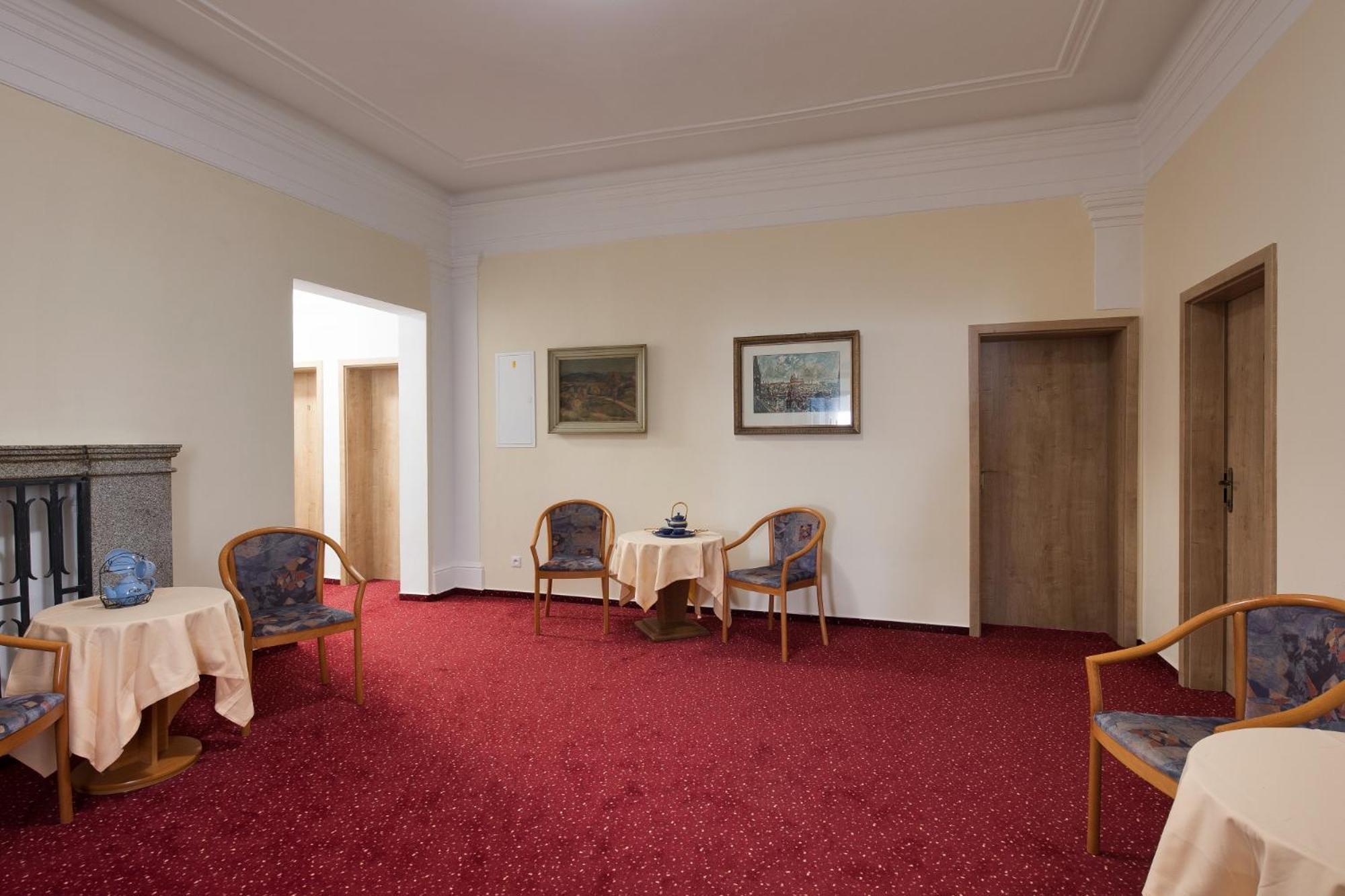 טלץ' Hotel U Cerneho Orla מראה חיצוני תמונה