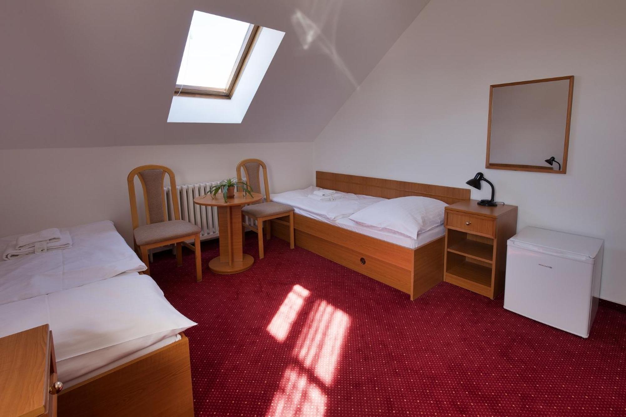 טלץ' Hotel U Cerneho Orla מראה חיצוני תמונה