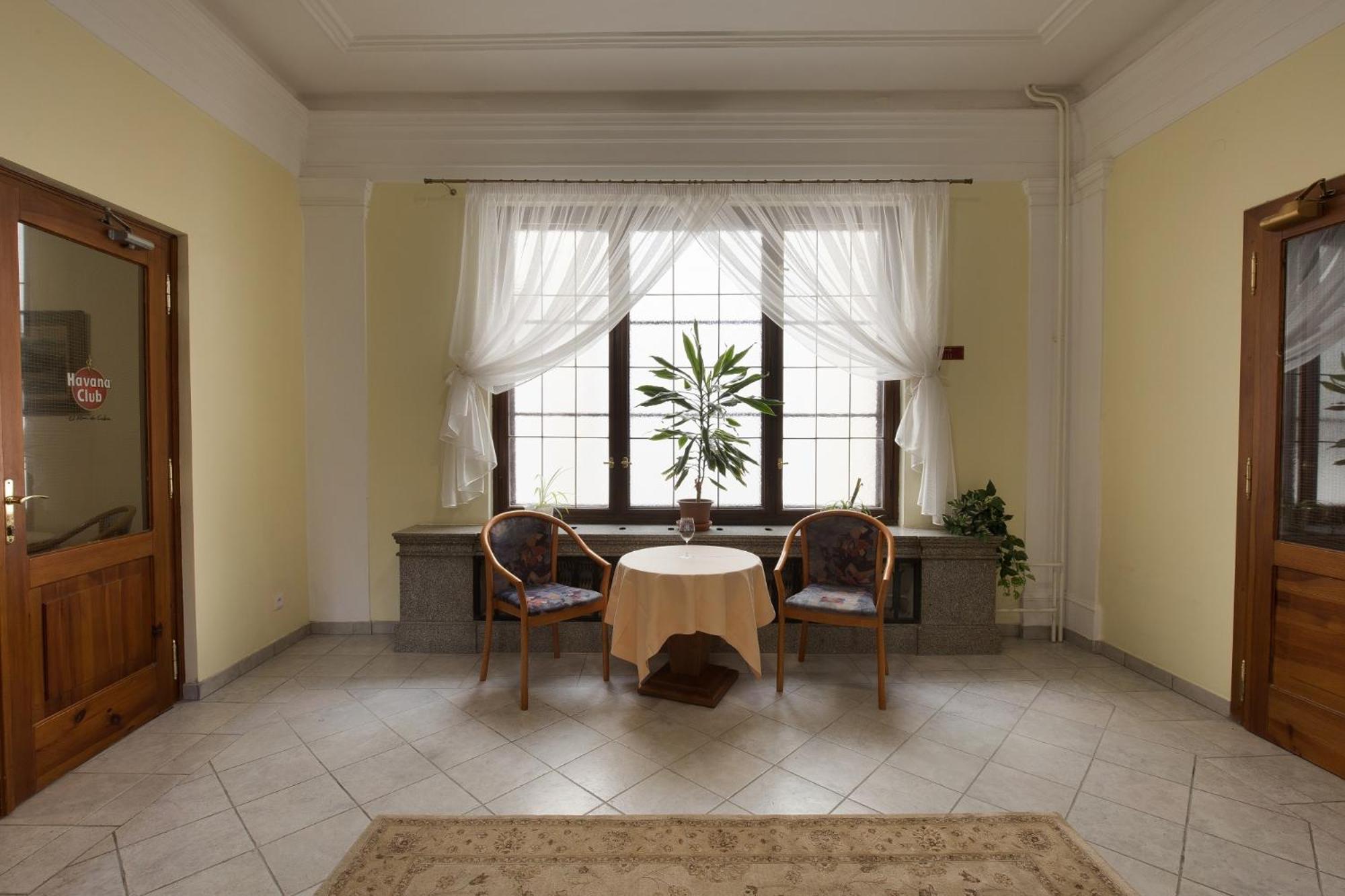 טלץ' Hotel U Cerneho Orla מראה חיצוני תמונה