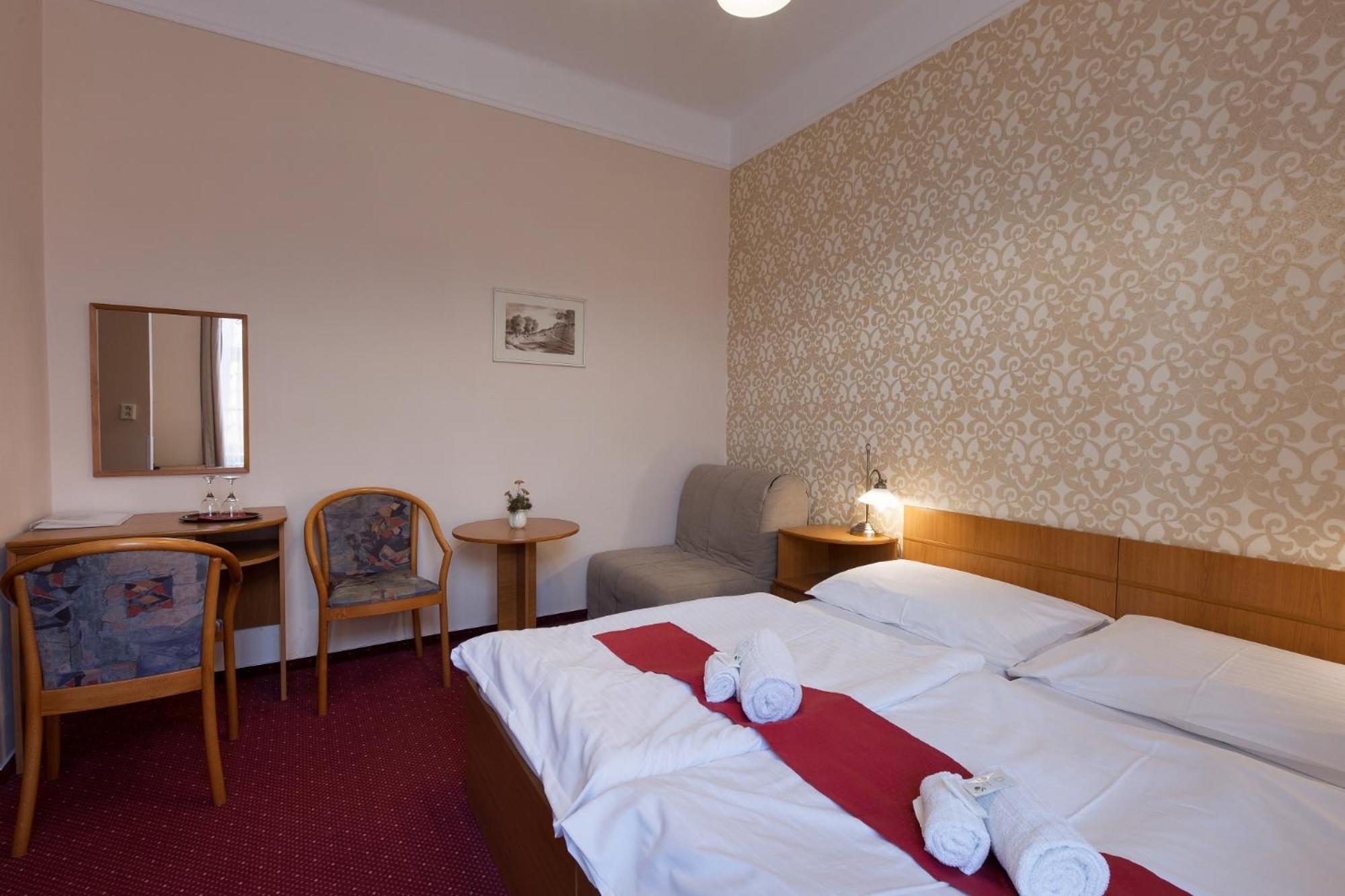טלץ' Hotel U Cerneho Orla מראה חיצוני תמונה