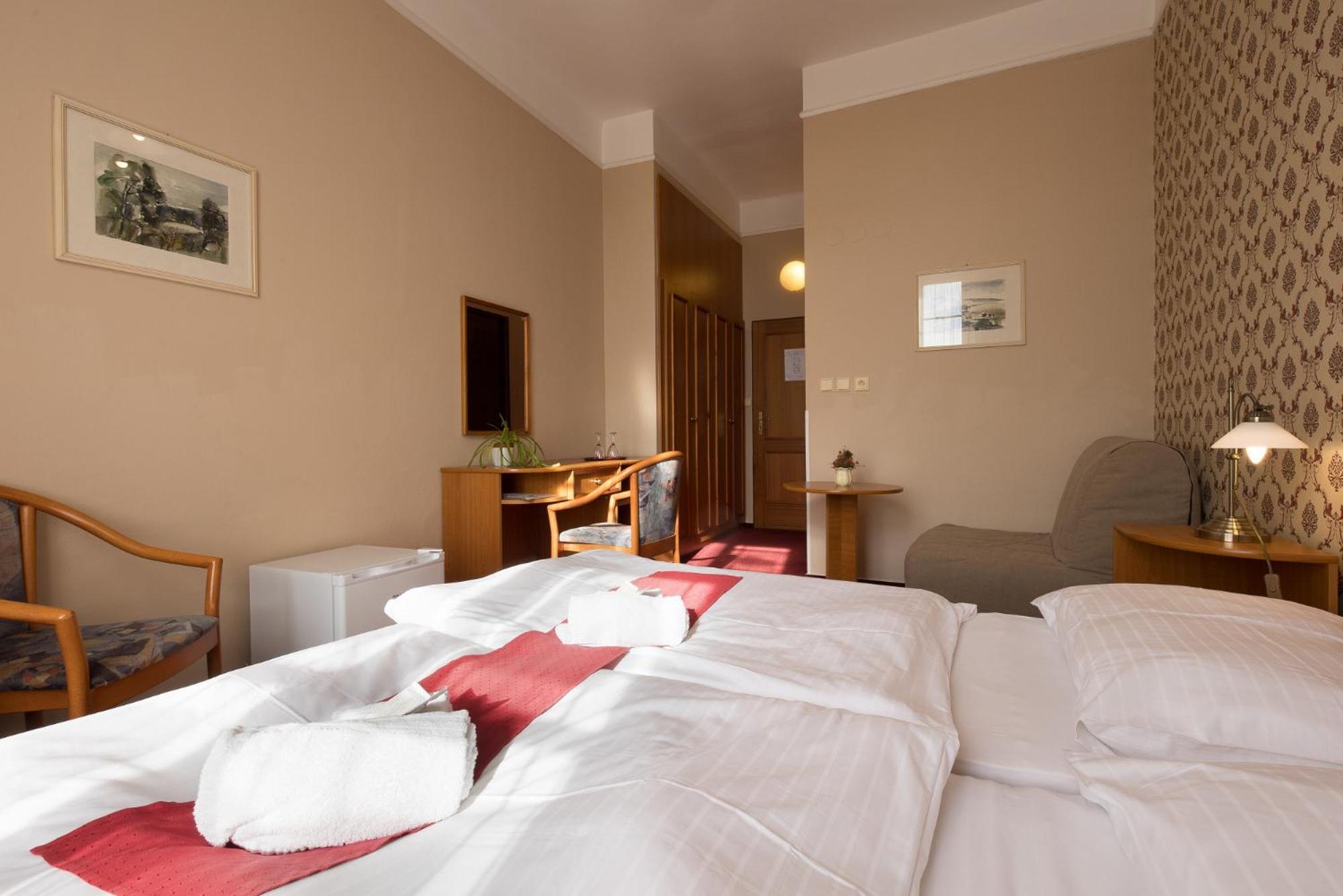 טלץ' Hotel U Cerneho Orla מראה חיצוני תמונה