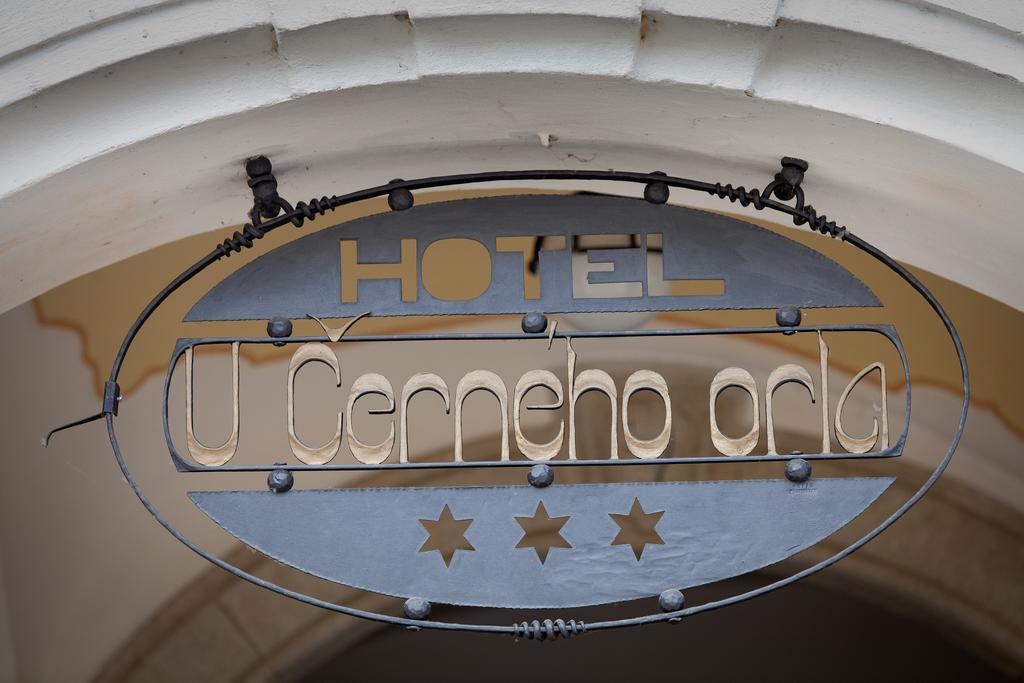 טלץ' Hotel U Cerneho Orla מראה חיצוני תמונה